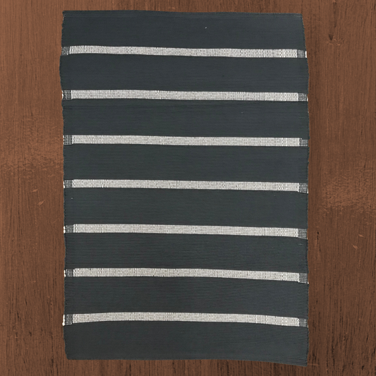 Floor rug - Dark grey with pure white stripes