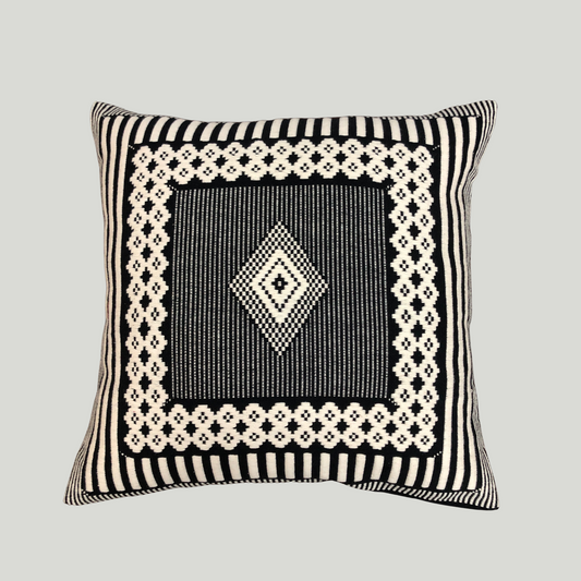 Dumbara Cushion Cover - Black & White Single Diamond (16" X 16")